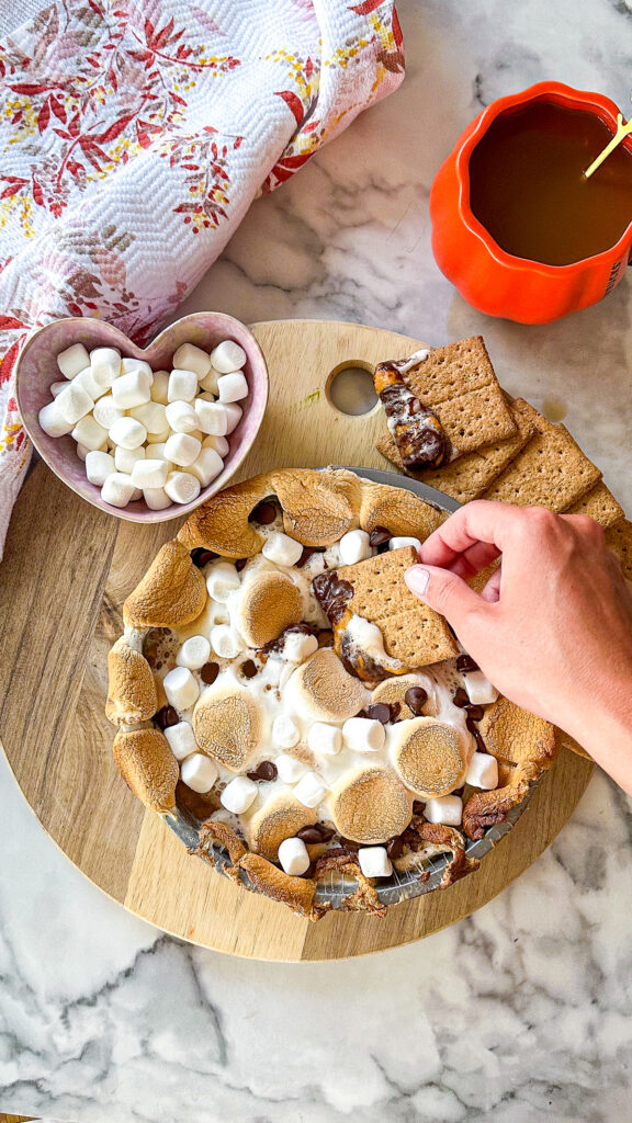 Molten Pumpkin Pie S'mores Dip