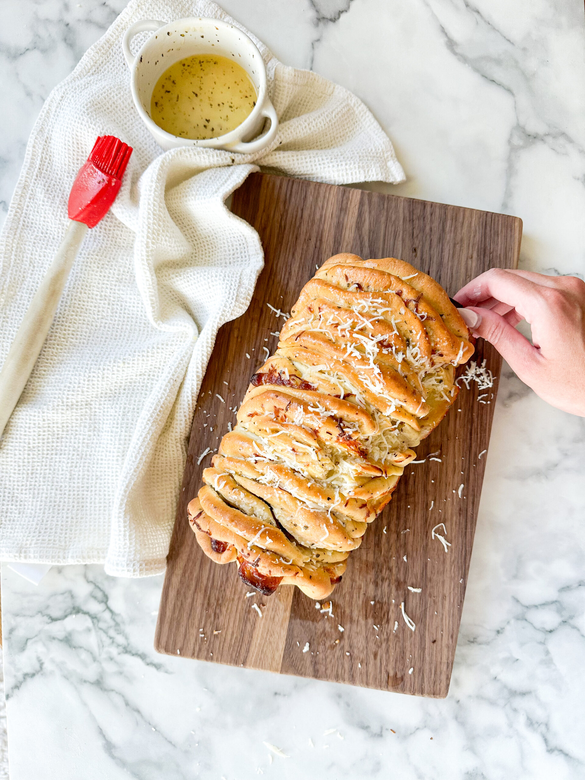 Pull Apart Cheesy Garlic Bread