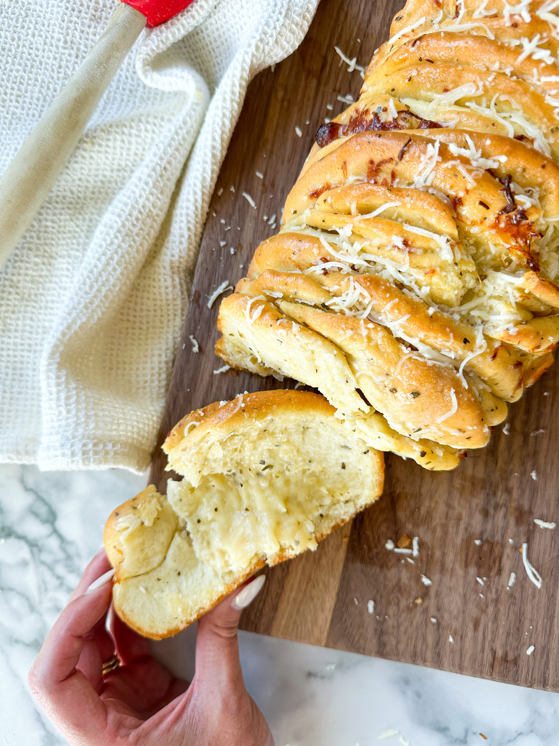 Pull Apart Cheesy Garlic Bread