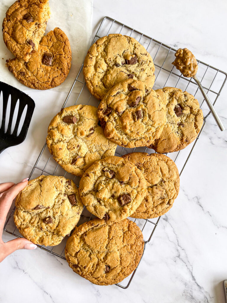 Snickers Stuffed Cookies