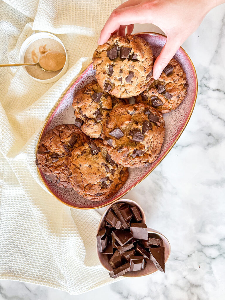 Vegan Peanut Butter and Chocolate Chip Cookies