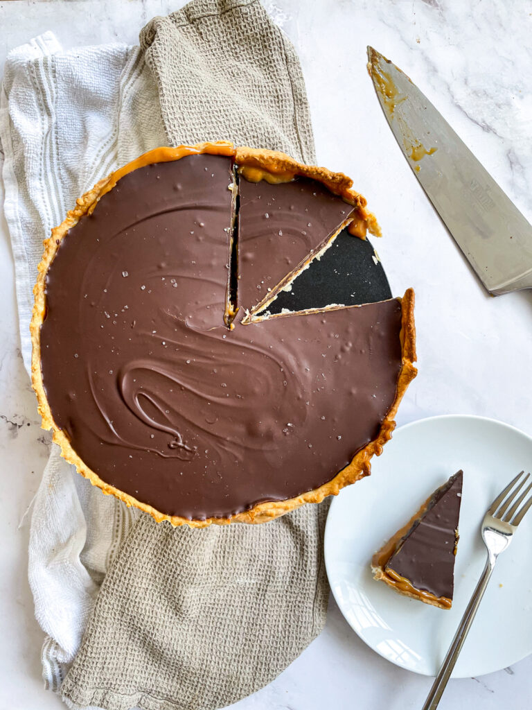 Easy 4 Ingredient Salted Caramel and Chocolate Tart
