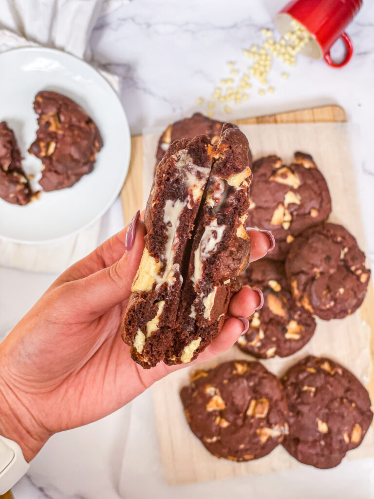 Mascarpone Filled Red Velvet Cookies - with White Chocolate Chunks