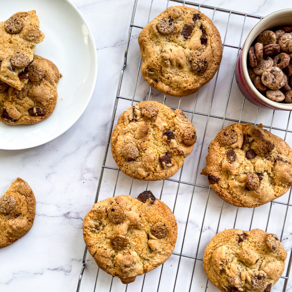 Crisp and Chewy Cookie Cereal Cookies