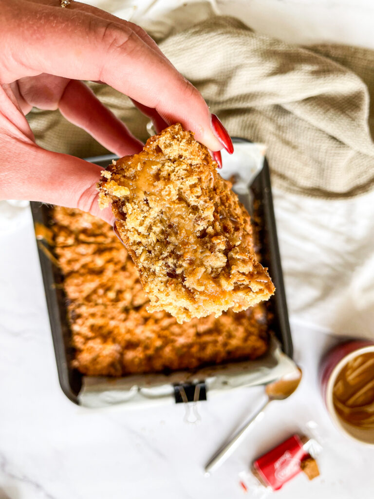 Biscoff & White Chocolate Fudge Oaty Bars