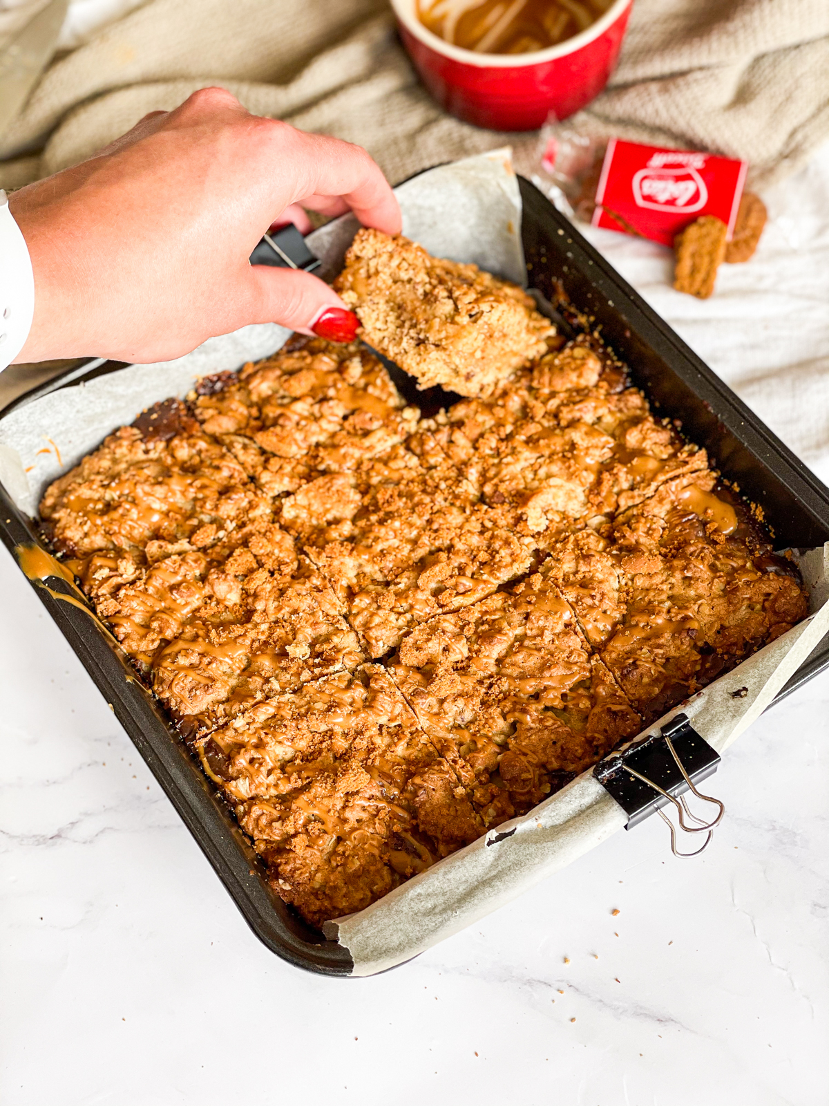 Biscoff & White Chocolate Fudge Oaty Bars