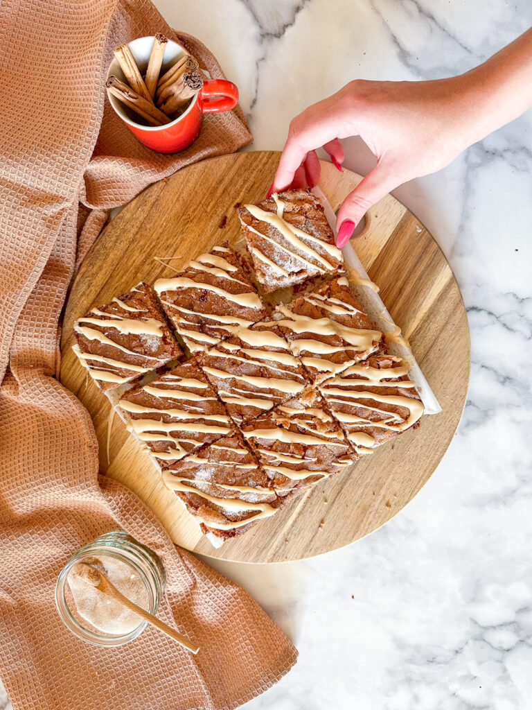 Fudgy Cinnamon Roll Blondies