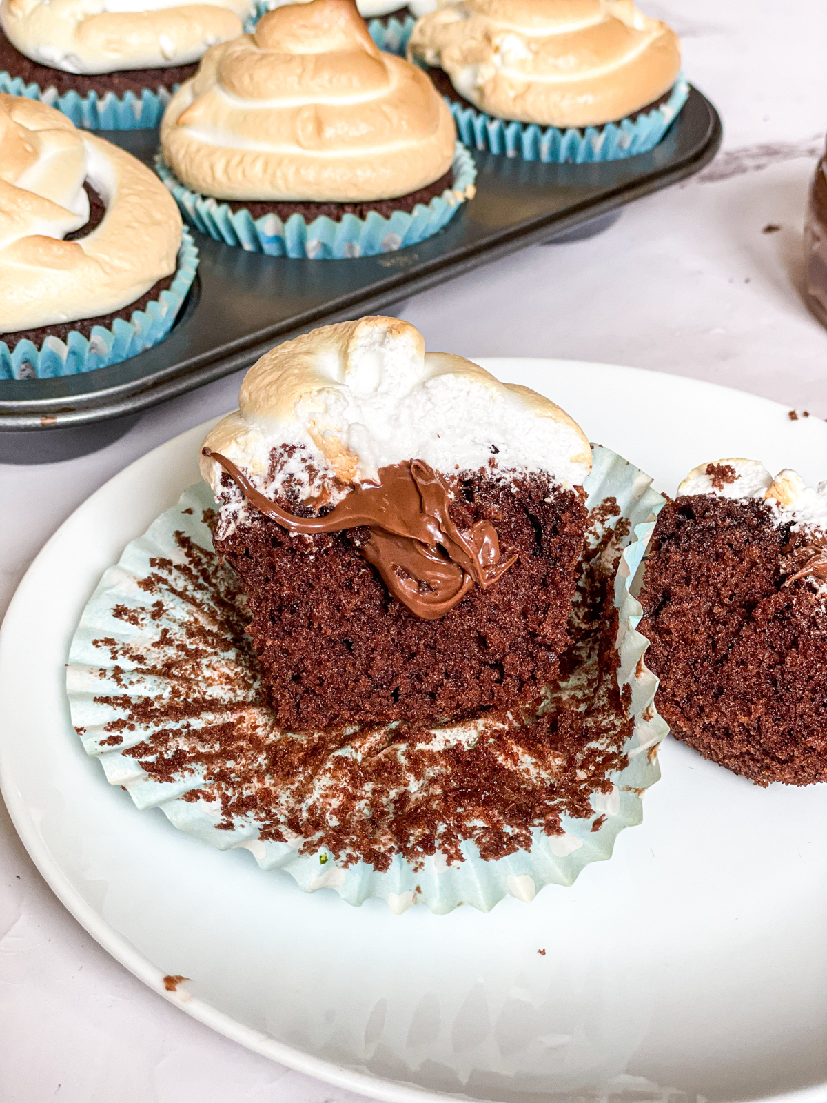 Nutella Filled Chocolate Meringue Cupcakes